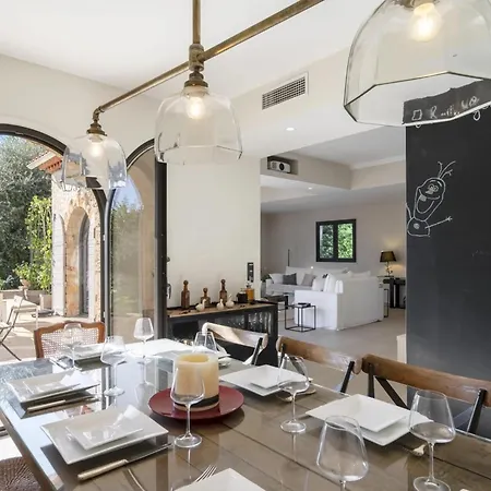 Beautiful 4 Bedroom With Pool In Center Канны
