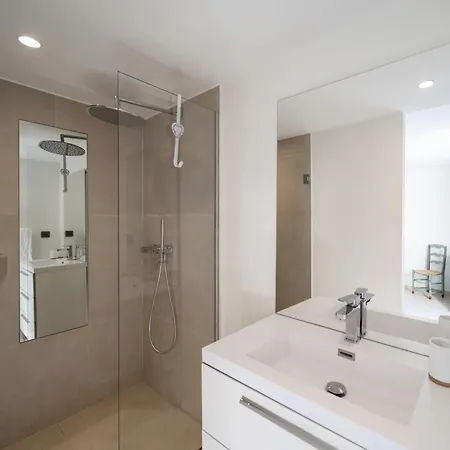 Вилла Beautiful 4 Bedroom With Pool In Center